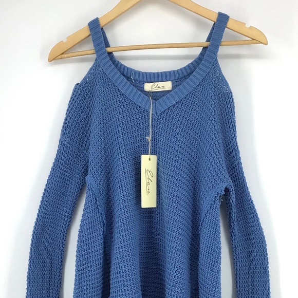 Elan Waffle Blue V-Neck Cold Shoulder Sweater - Picture 2 of 6
